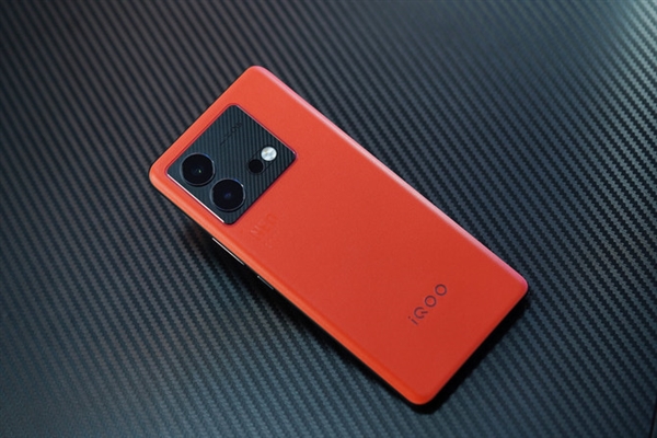 iQOO Neo8 Pro上手：性能称霸