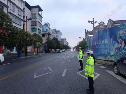 媒体管家2025 ：用DeepSeek来看福泉公安的“元宵”坚守(图8)