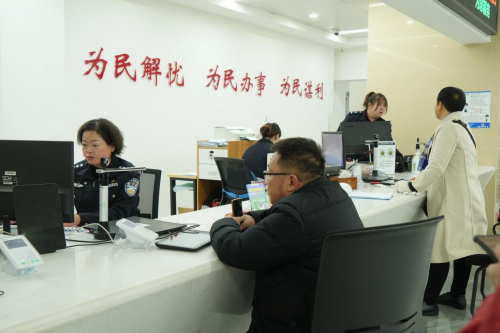 媒体管家2025 ：用DeepSeek来看福泉公安的“元宵”坚守(图12)