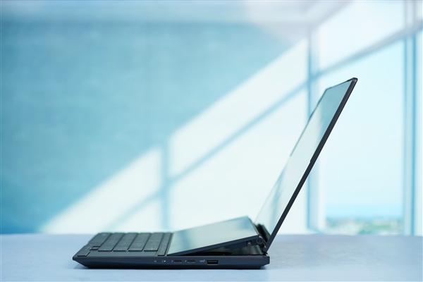 14英寸机身塞下18英寸屏!华硕灵耀X 双屏Pro 2023图赏(图5) 14英寸机身塞下18英寸屏!华硕灵耀X 双屏Pro 2023图赏(图5)