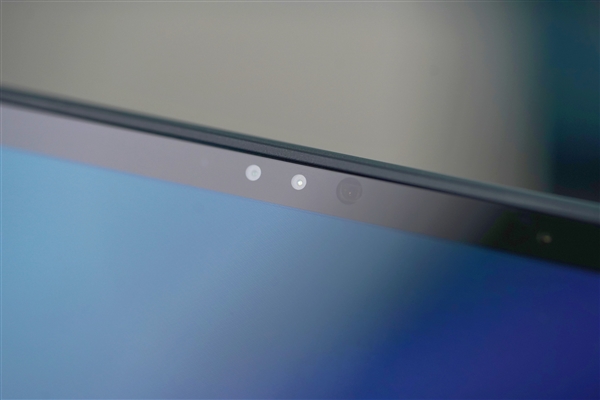 14英寸机身塞下18英寸屏!华硕灵耀X 双屏Pro 2023图赏(图9) 14英寸机身塞下18英寸屏!华硕灵耀X 双屏Pro 2023图赏(图9)